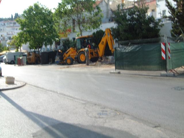 gal/Newsletters/July_2004/The hole begins!.jpg